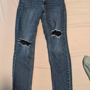 Old Navy Women’s Medium Blue Distressed Skinny Jeans